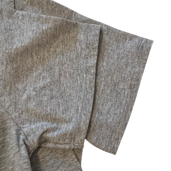 NWOT Nike Running Breathable ‘Live Fast and Kick...’ Graphic Top, Size Small - Picture 4 of 7